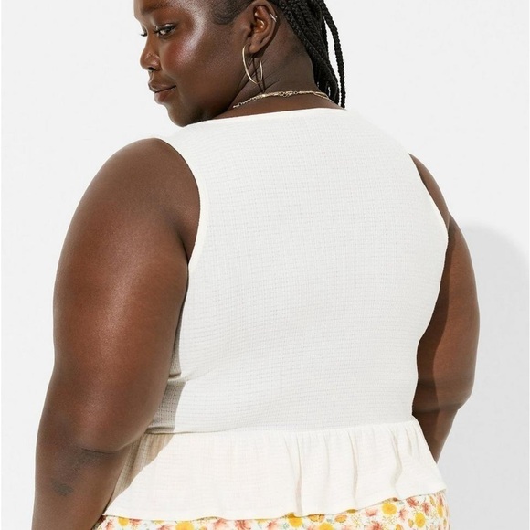 TORRID Texture Knit High Neck Ruffle Crop Top - Picture 3 of 4